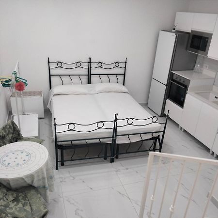 شقة Casa Luisa نابولي المظهر الخارجي الصورة